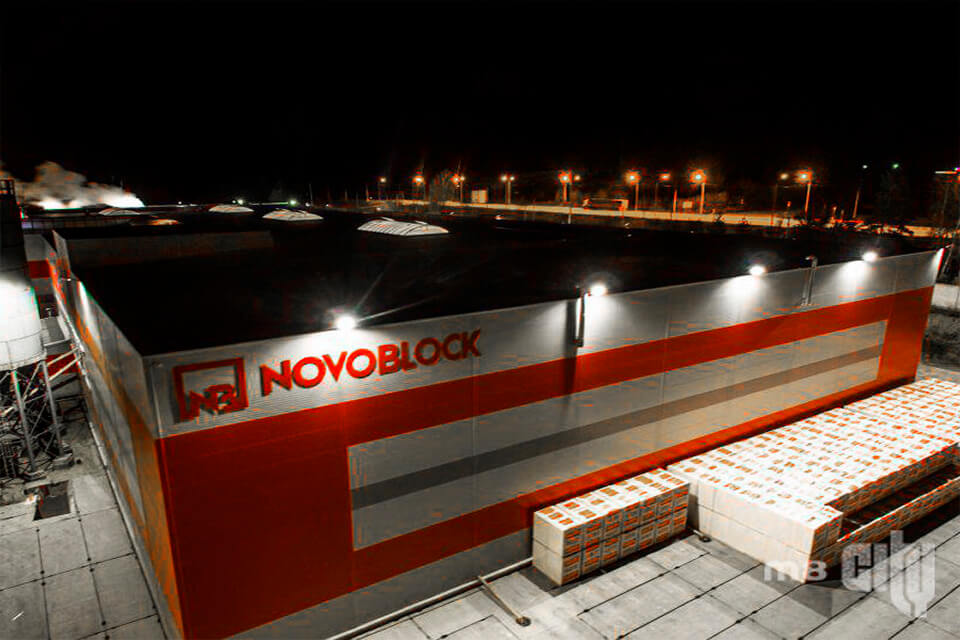 Зенитные фонари M8CITY на заводе NOVOBLOCK