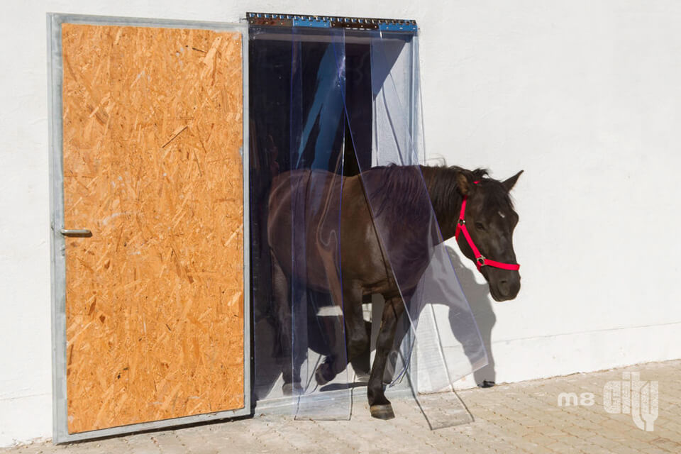 Ленты ПВХ для конюшен